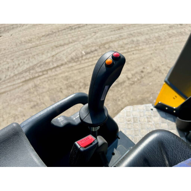 2024 BOMAG BW100AD-5-39688315