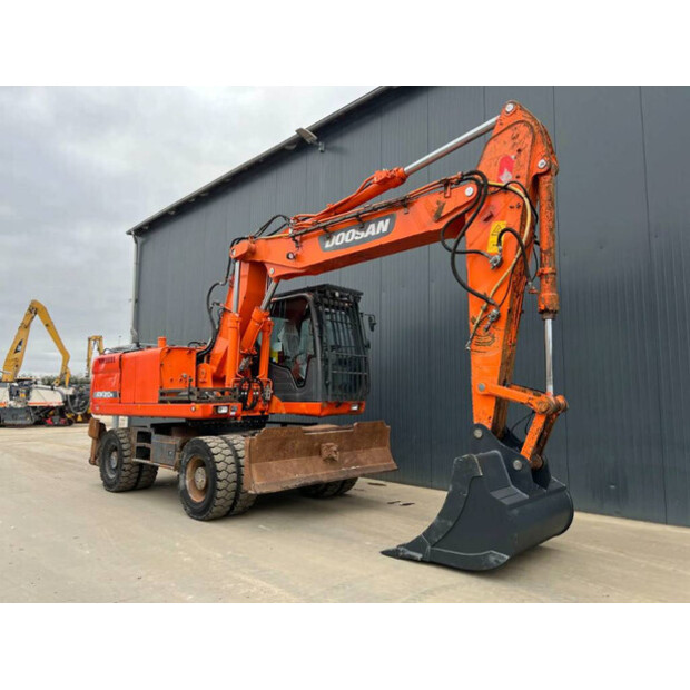 2014 Doosan DX210W-39689195