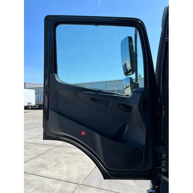2017 مرسيدس بنز ATEGO 1218-39714011