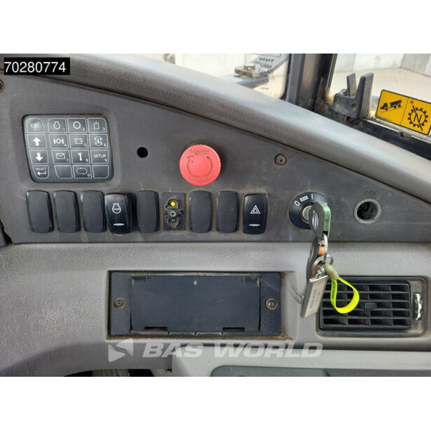 2018 فولفو A30G-39730834