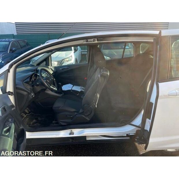 2013 فورد B-MAX-39750270