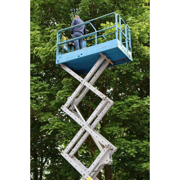 2001 Genie GS3246-39755032