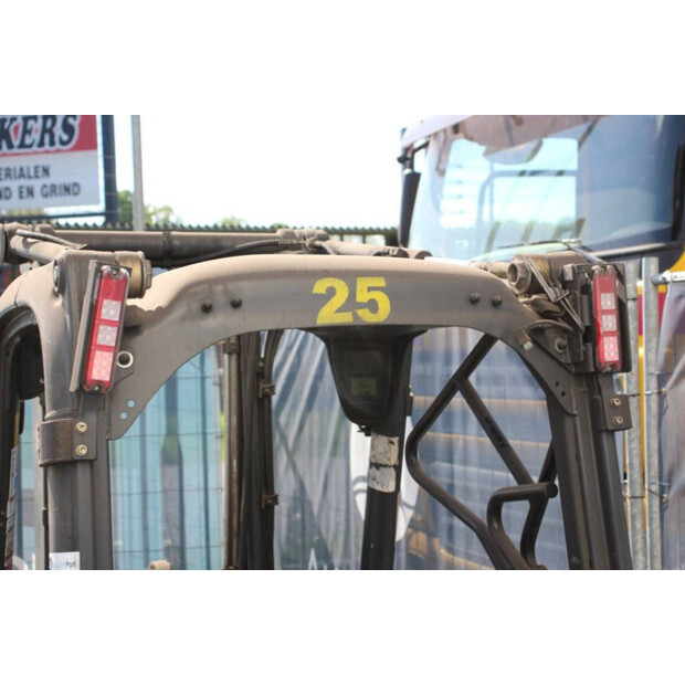 2014 ليندي E14-01-39756865