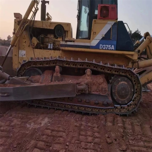 2010 كوماتسو D375A-39759292