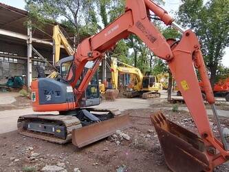 صورة ل حفارات صغيرة 2019 هيتاشى ZX75UR