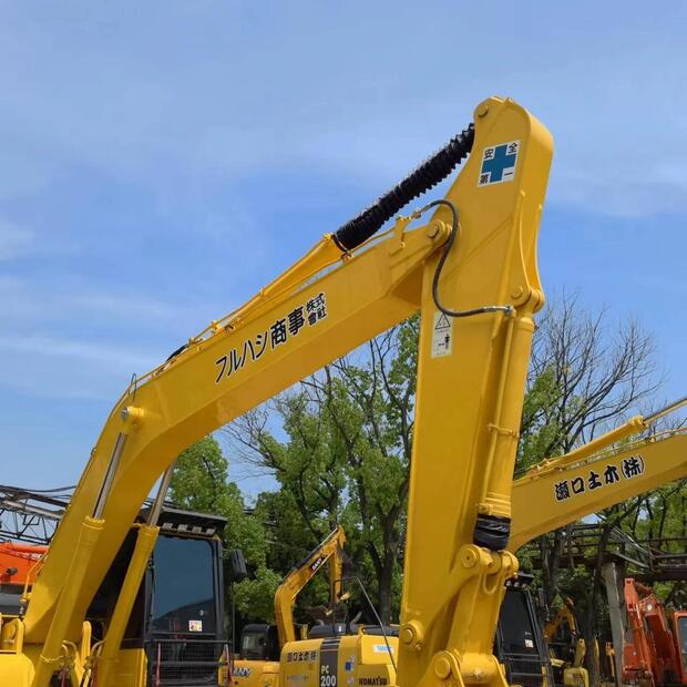 2020 Komatsu PC220-8-39759652
