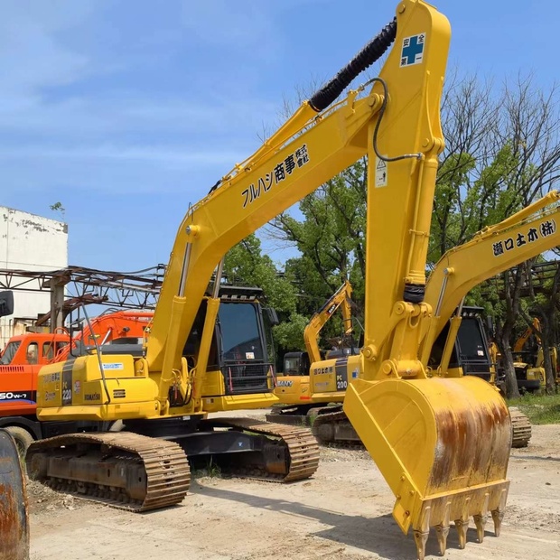 2020 Komatsu PC220-8-39759653
