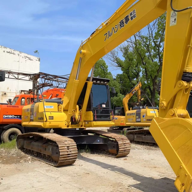 2020 Komatsu PC220-8-39759655
