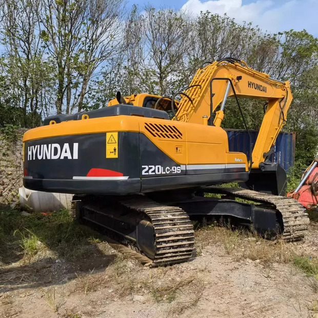 2019 Hyundai 220LC-9S-39759669