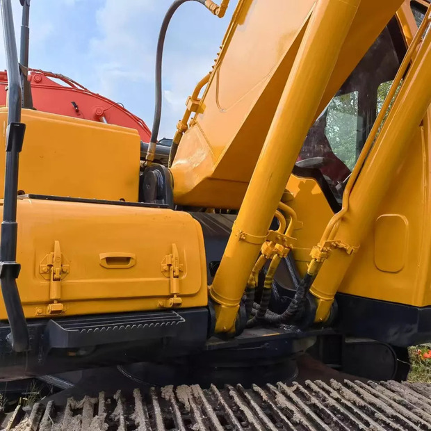 2019 Hyundai 220LC-9S-39759671