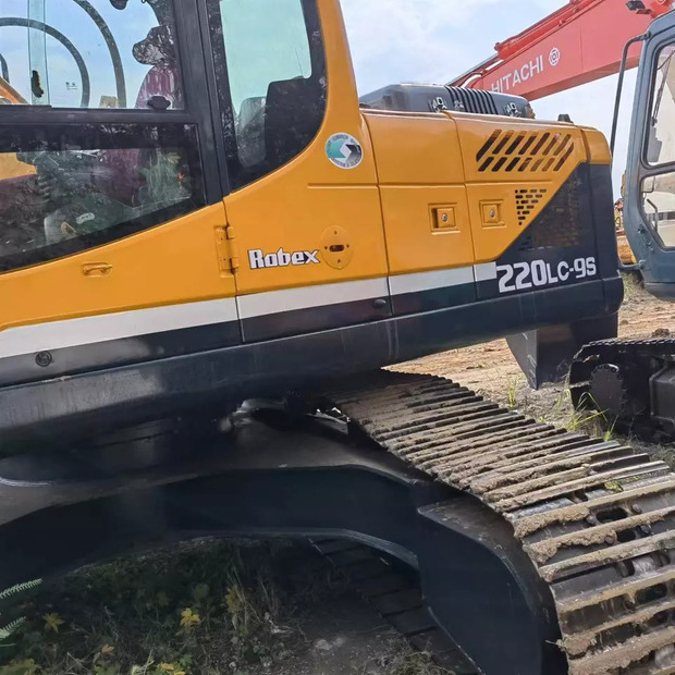 2019 Hyundai 220LC-9S-39759672