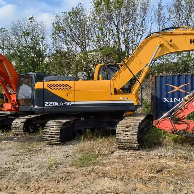 2019 Hyundai 220LC-9S-39759674