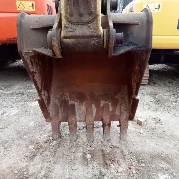 2019 Komatsu PC200-8-39759724