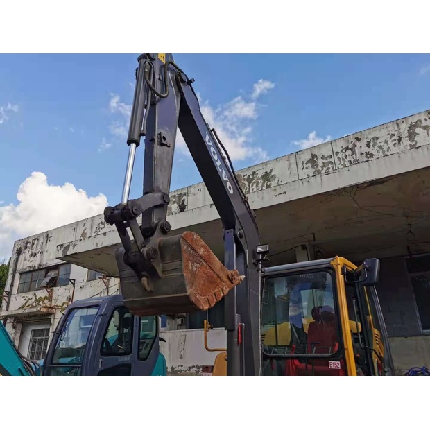2018 فولفو EC60BLC-39759901