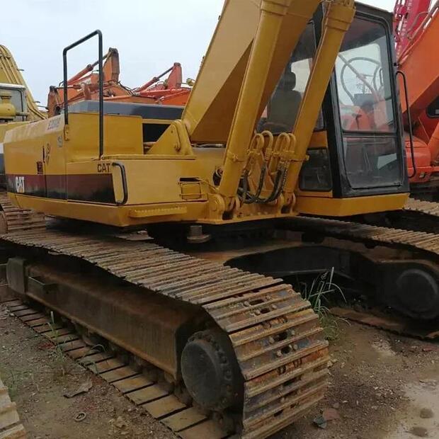 2006 كاتربيلر E200B-39760048