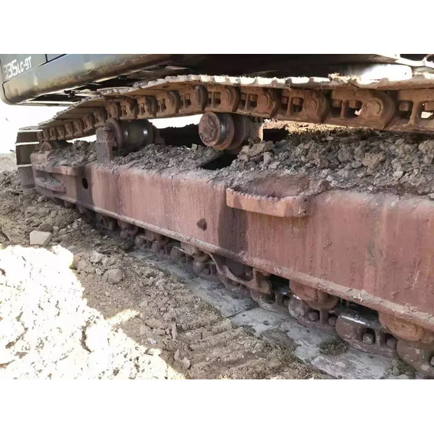 2016 Hyundai R335LC-9T-39760088