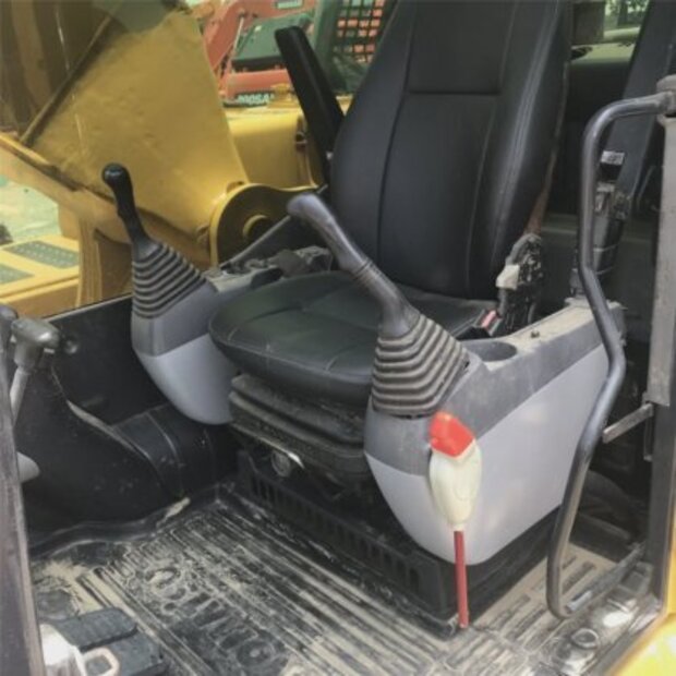 2016 Komatsu PC220LC-39760251