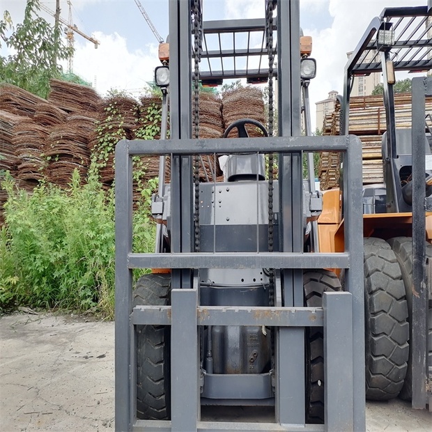 2012 TCM FG30T6N-39760315