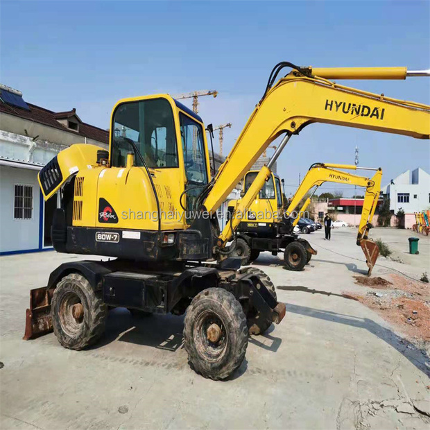 2016 هيونداي R60W-7-39761786
