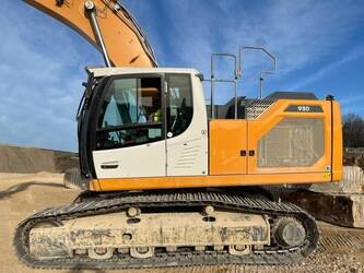 صورة ل حفارات مجنزرة 2024 ليبهير R930NLC