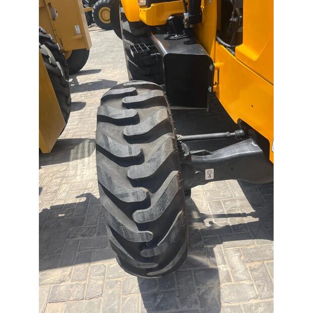 2024 JCB 3DX-39783746