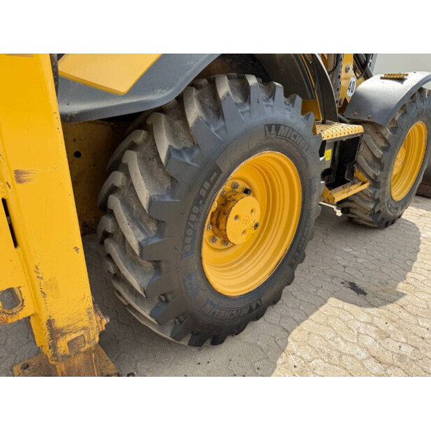 2015 Caterpillar 444F2-39834852