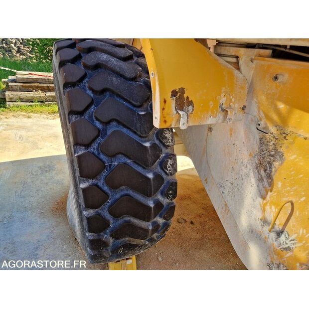 2005 فولفو L60E-39850310