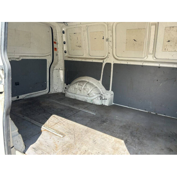 2009 Volkswagen Transporter T5-39855836