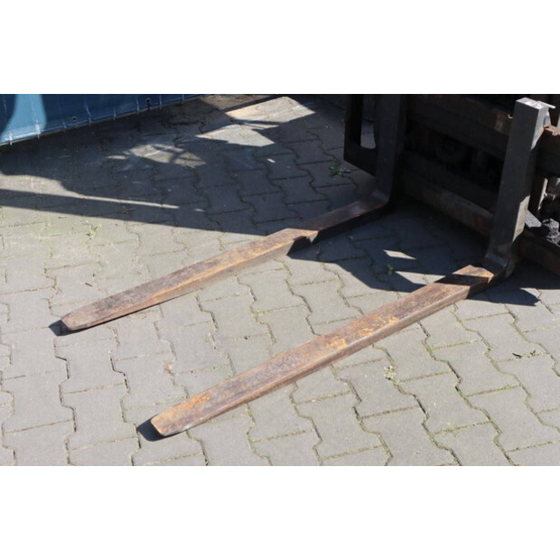 1999 ليندي E15-39875566