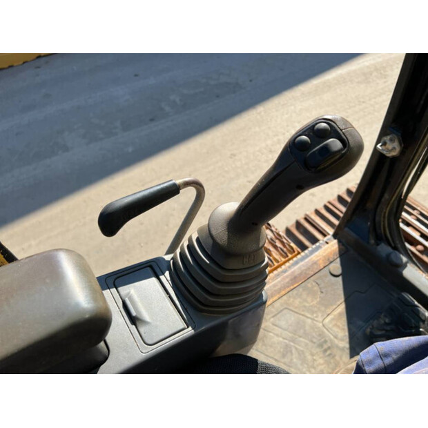 2005 Caterpillar 320CL-39880006