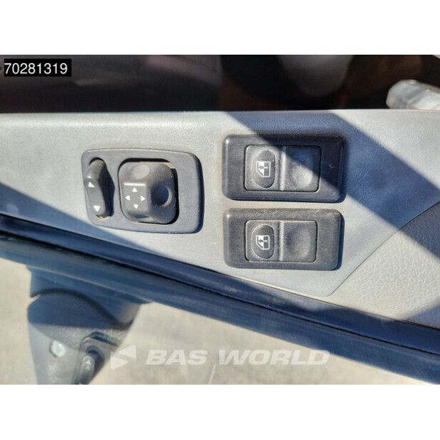 2010 مرسيدس بنز U20-39904371