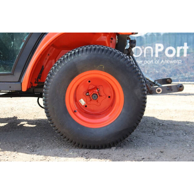 1997 كوبوتا B2100HD-40015423