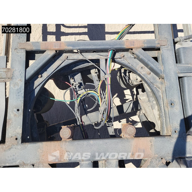 2015 كرون AZ-40016641
