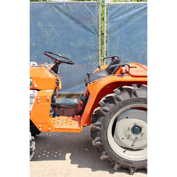 KUBOTA B1702DT-40018182
