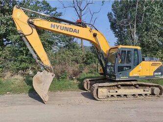 صورة ل حفارات مجنزرة هيونداي R215VS