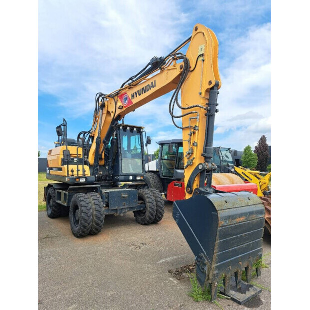2016 Hyundai HW140-40038417