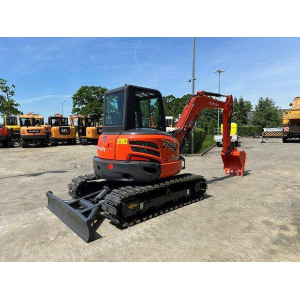 2015 KUBOTA KX155-5-40040587