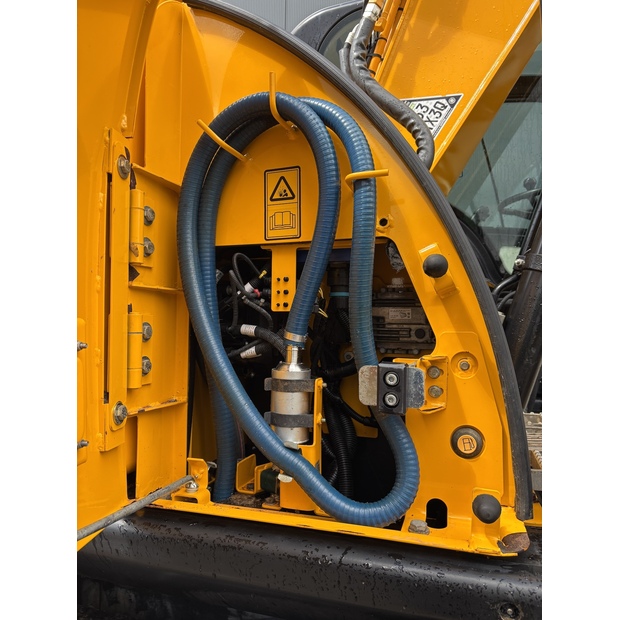 2019 جيه سي بي JS145W-40077863