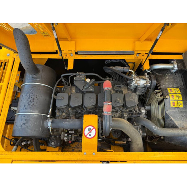 2025 JCB 205-40086898