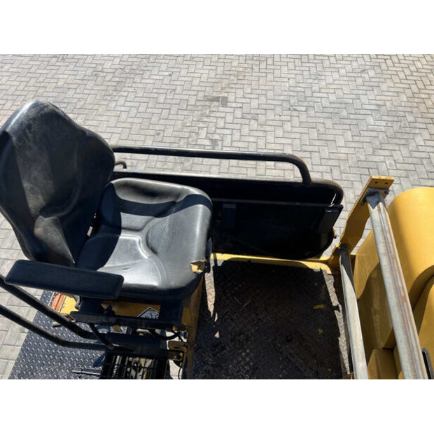 2012 Caterpillar AP300-40118647