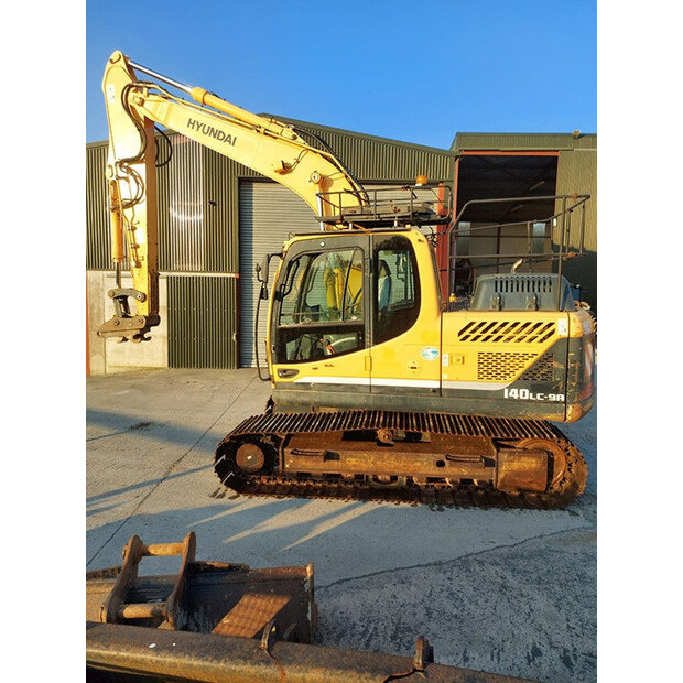 2020 Hyundai R140LC-9A-40120032