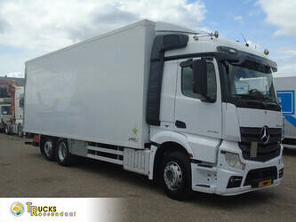 صورة ل شاحنات صندوقية 2016 مرسيدس بنز Actros 2030