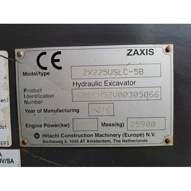2016 Hitachi ZX225USLC-5B-40136411