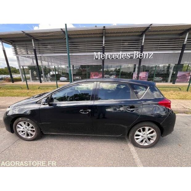 2014 تويوتا AURIS-40157849