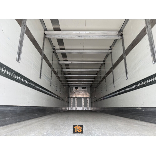 2015 Krone Cool Liner-40160101