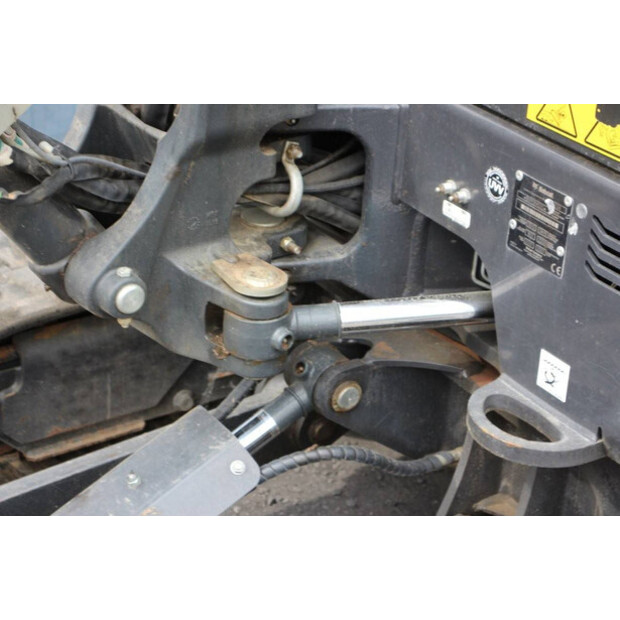 2022 بوبكات E34-40162105