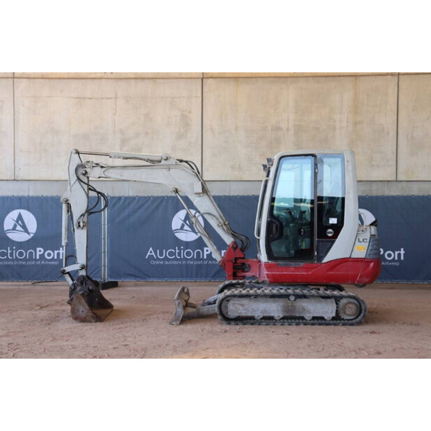 2016 TAKEUCHI TB235-40180602