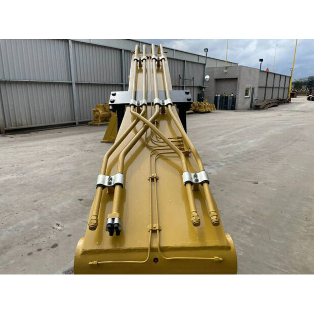 2025 Caterpillar 323D-40180984