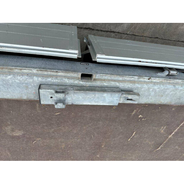 2022 Tack T2-40182990