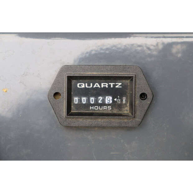 Nycheki E-10 PRO-40185458